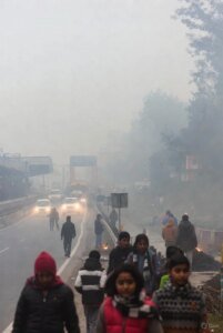 उत्तराखंड : मैदानी जिलों में छाने लगा घना कोहरा, जनजीवन प्रभावित