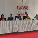 विकास खण्ड रायपुर में जनसंवाद कार्यक्रम आयोजित, विभिन्न विभागों को त्वरित निस्तारण के निर्देश