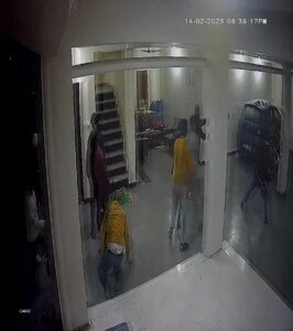 देहरादून में बेखौफ बदमाश : स्कूटी हटाने पर घर में घुसकर हमला, एक की टांग टूटी, तोड़फोड़