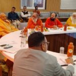 दिव्य और भव्य कुंभ आयोजन के लिए मेला प्रशासन एवं मेला क्षेत्र के आश्रमों का साझा संकल्प, व्यवस्थाओं को लेकर विस्तृत विचार-विमर्श