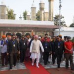 श्री झण्डे जी मेले की भव्यता बढ़ाने पंजाब से पहुंची पैदल संगत, पुष्प वर्षा व श्री गुरु राम राय जी महाराज के जयकारों के साथ हुआ श्री दरबार साहिब में पैदल संगत का भव्य स्वागत