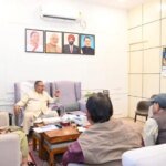 ग्राम्य विकास मंत्री गणेश जोशी ने की केंद्र एवं राज्य सरकार द्वारा संचालित विभिन्न योजनाओं की समीक्षा, अधिकारियों को दिए निर्देश