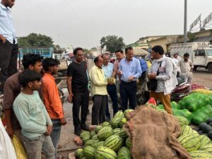 फल सब्जियों में कीटनाशकों के अंधाधुंध इस्तेमाल पर सरकार सख्त, कृषि विभाग के साथ मिलकर जनजागरुकता अभियान चलाएगा खाद्य संरक्षा एवं औषधि प्रशासन