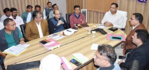 चमोली : डीएम गौरव कुमार के सख्त निर्देश, स्वजल और रीप योजनाएं समय पर हों पूरी