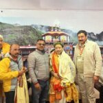 बदरीनाथ धाम में भक्ति के रंग में रंगे सूफी गायक कैलाश खेर, व्यवस्थाओं और सुरक्षा प्रबंधों की जमकर की सराहना