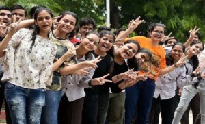 CBSE Class 10th Result 2026 OUT: सीबीएसई सेकेंडरी रिजल्ट जारी, DigiLocker एवं SMS से करें चेक, 93.70% पास
