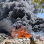 भीषण अग्निकांड :  झुग्गियों में लगी आग, छह बच्चों के लापता होने की आशंका