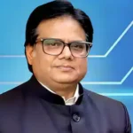 DD न्यूज के एंकर अशोक श्रीवास्तव ने लाइव शो में राहुल गांधी को बताया सावरकर की जूते की धूल, मचा बवाल