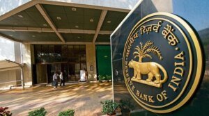 RBI ने घटाया विकास दर का अनुमान, महंगाई बढ़ने की आशंका, आम आदमी की जेब पर पड़ सकता है असर