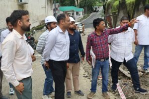 बहुगुणानगर में विस्थापन पर बनी सहमति, डीएम गौरव कुमार ने अधिकारियों को दिए समयबद्ध कार्रवाई के निर्देश