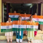 हाथों का हुनर बना तिरंगे की शान, आत्मनिर्भर हो रहीं ग्रामीण महिलाएं, हर घर लहराएगा दून का हैंडमेड तिरंगा