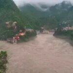 रुद्रप्रयाग में अलकनंदा चेतावनी स्तर पर, प्रशासन ने नदी किनारों से दूर रहने की दी सलाह