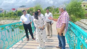 सीएम धामी के विजन को धरातल पर उतार रहा एमडीडीए, सिटी फॉरेस्ट के बाद मियांवाला में एक और पर्यावरणीय तोहफा, IAS बंशीधर तिवारी ने किया जल-सृष्टि पार्क का निरीक्षण, 8.63 करोड़ से संवरी जौहड़ की भूमि